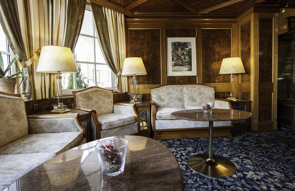 Hotel Nidda Jungbrunnen ภายนอก รูปภาพ