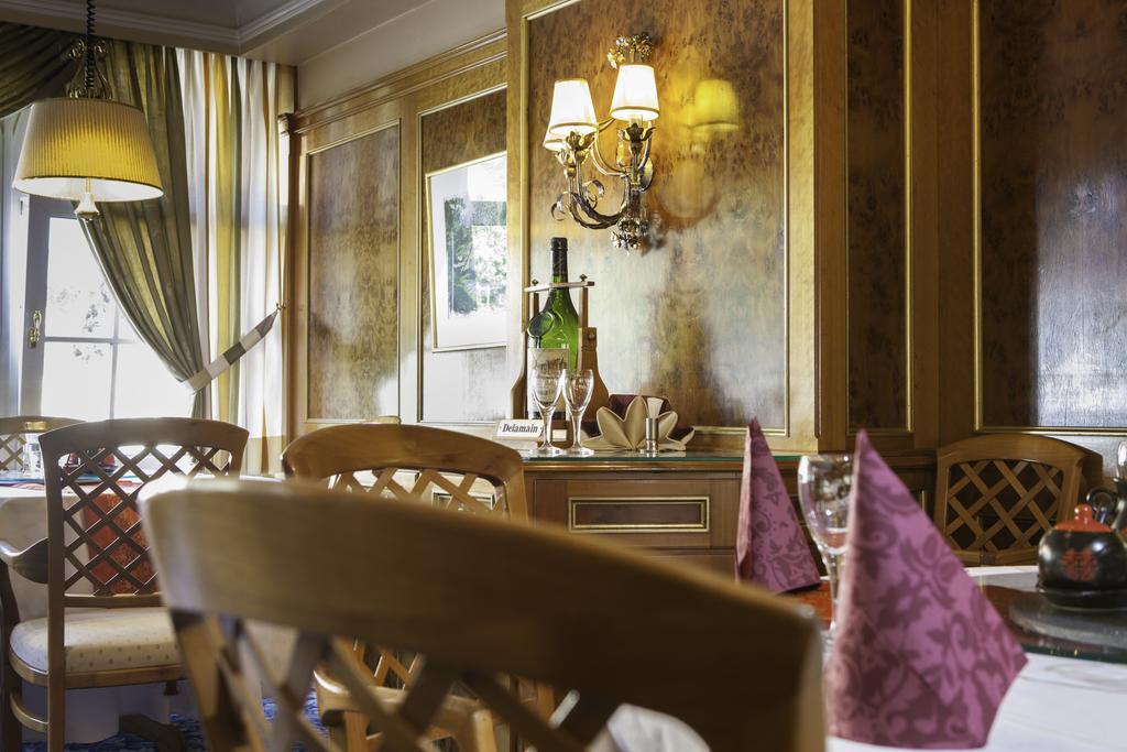 Hotel Nidda Jungbrunnen ภายนอก รูปภาพ